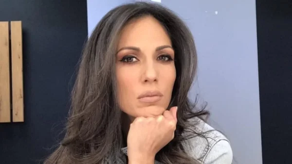 Στο πλευρό όλων των γυναικών - Το συγκινητικό μήνυμα της Βούλγαρη για το νέο νομοσχέδιο εξωσωματικής