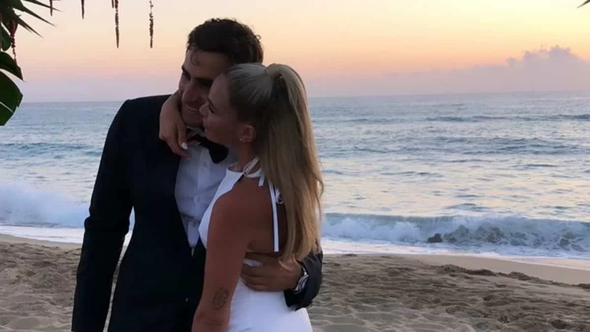 Πιο ερωτευμένοι από ποτέ η Κόνι Μεταξά και ο Μάριος Καπότσης - Οι αναρτήσεις στο χλιδάτο ξενοδοχείο στις Μαλδίβες