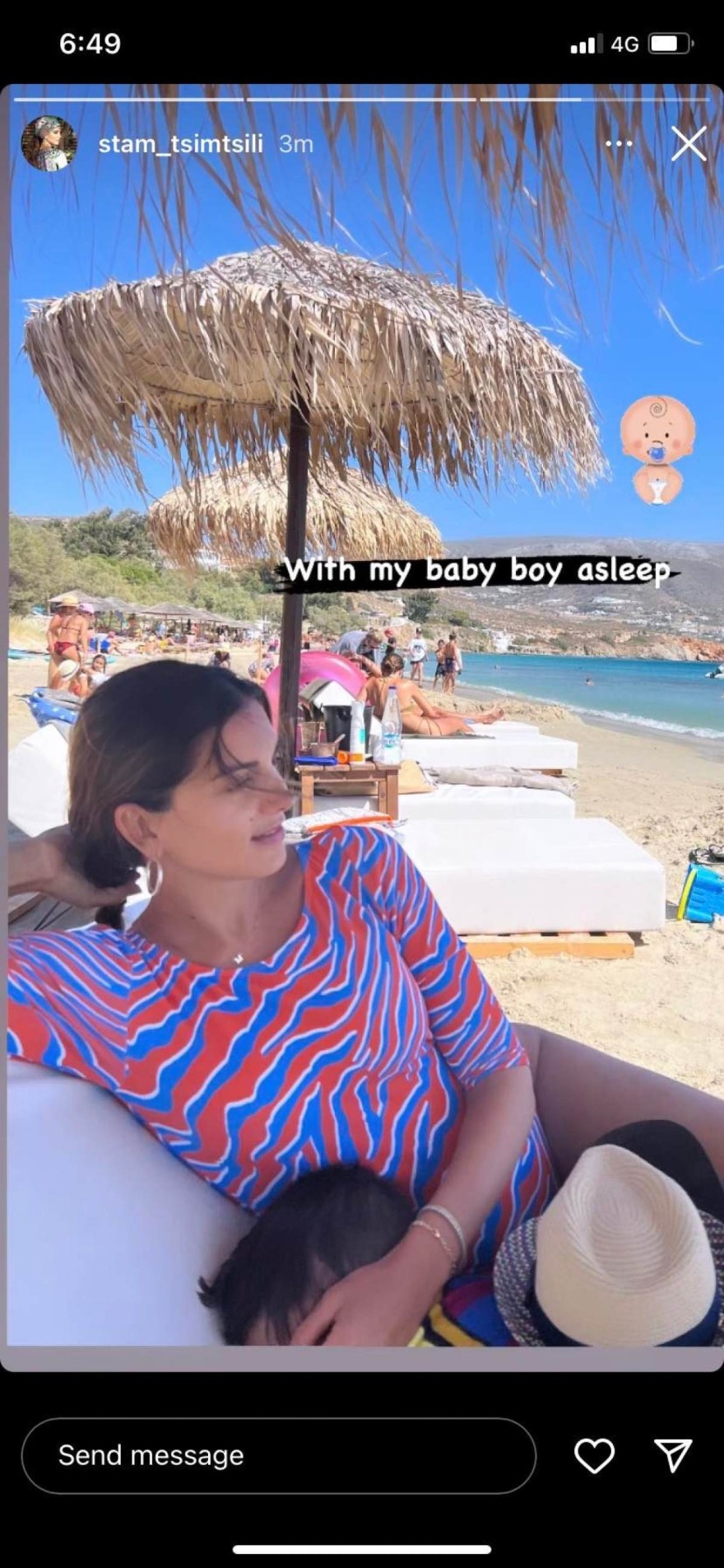 Ο γιος της Σταματίνας Τσιμτσιλή αποκοιμήθηκε στην  αγκαλιά της