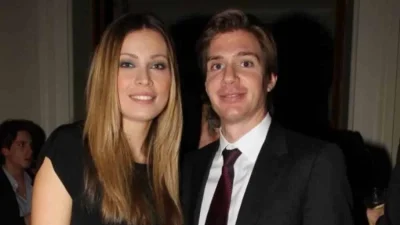 Με κατακόκκινο φόρεμα κάτω απο το ηλιοβασίλεμα - Η νέα φωτογραφία της Χρουσαλά με τον Πατίτσα