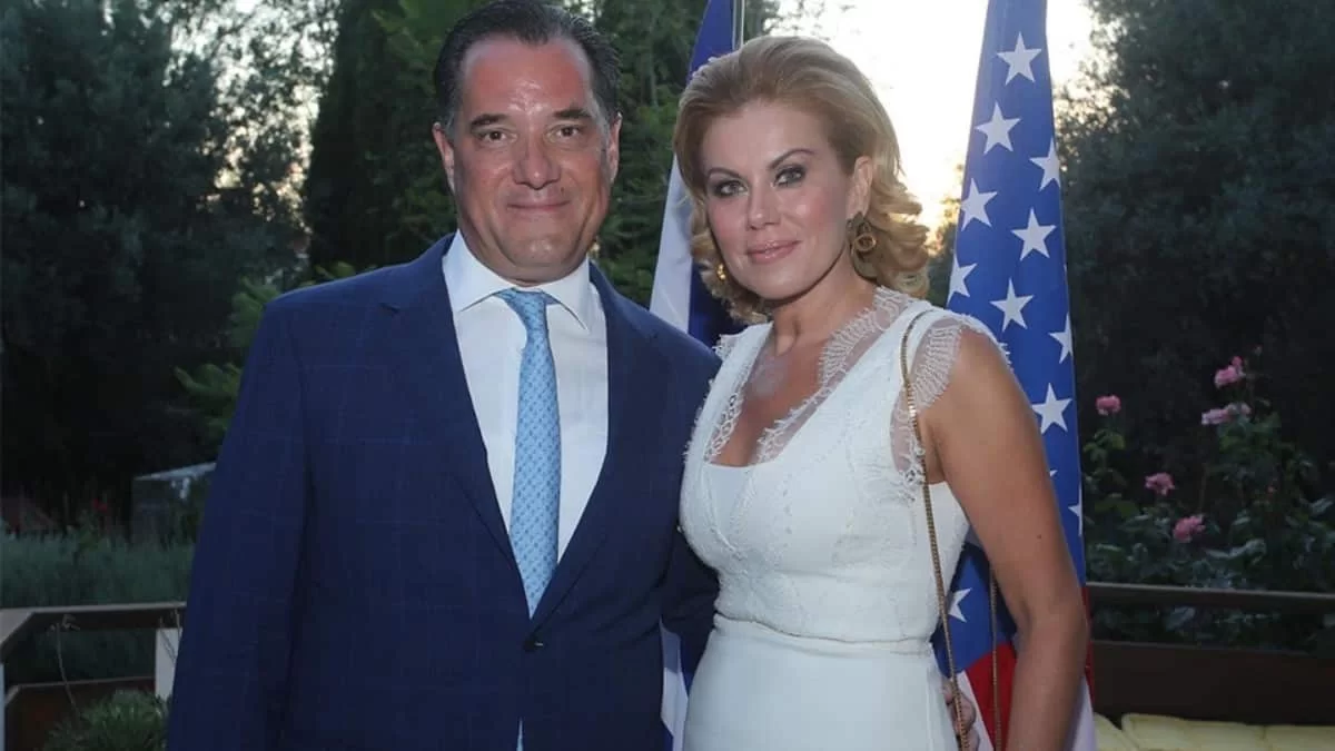 Οι δυσκολίες φέρνουν πιο κοντά Άδωνι και Μανωλίδου - Η νέα κοινή έξοδος μετά τις ψευδείς ειδήσεις στο Twitter