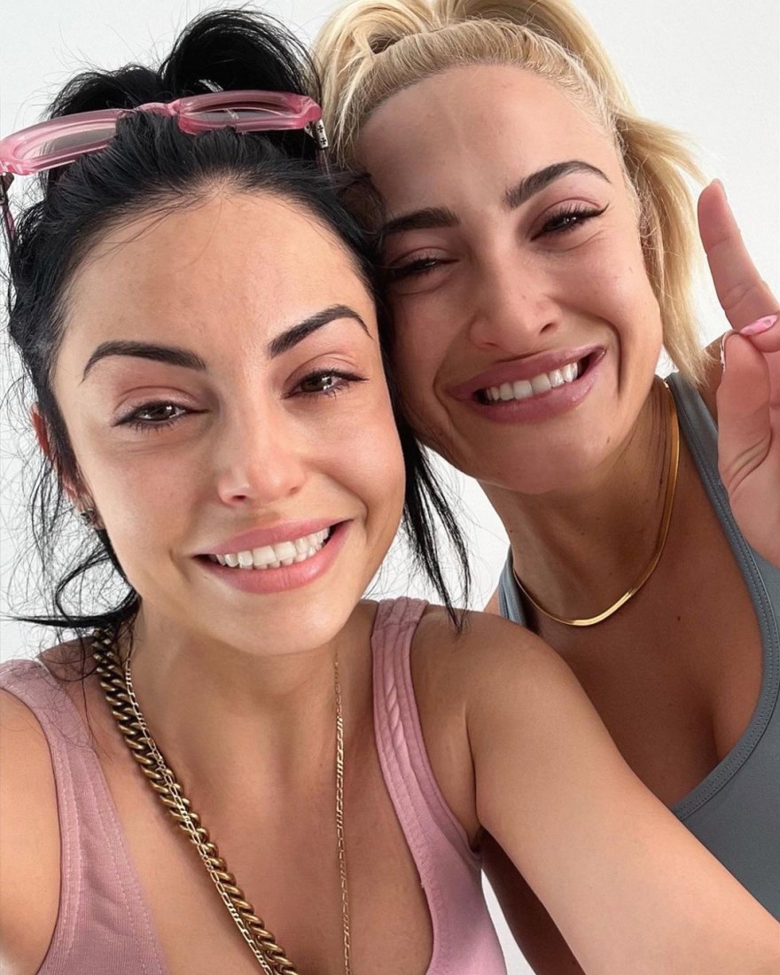 Τούνη έγκυος