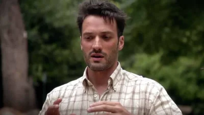 ''Ρε Ζέτα ίσιωσε λίγο το μαλλί του Ανδρέα Κωνσταντίνου" - Το twitter έκανε χαμό με την εμφάνισή του στο αφιέρωμα