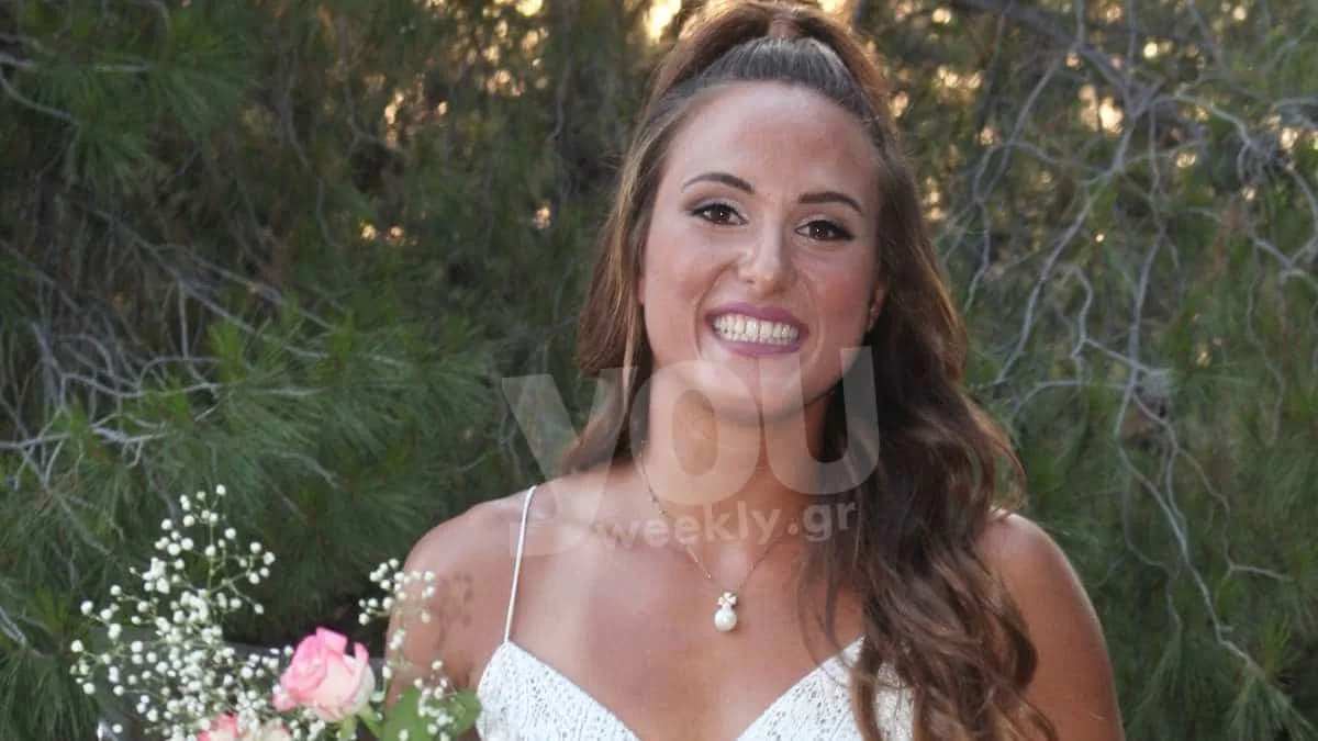 Survivor 5 - τελικός: Ντυμένη... νύφη η Ασημίνα - Εμφανίστηκε με λευκό φόρεμα και ανθοδέσμη στα χέρια