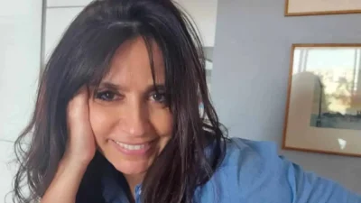 Με καυτό μπικίνι στην παραλία - Αρετουσάριστη η Βάσω Γουλιελμάκη στα 52 της ''ανάβει'' φωτιές