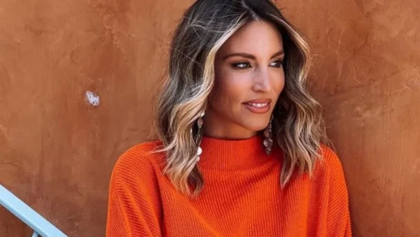 Κατάμαυρη και πιο αδύνατη από ποτέ - Δεκάδες σχόλια κάτω από την φωτογραφία της Αθηνάς Οικονομάκου με μαγιό