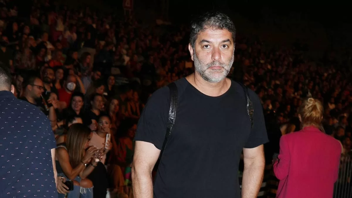 Μεγάλωσε και έγινε ένας κούκλος - Στις κούνιες με τον γιο του ο Βασίλης Μπισμπίκης