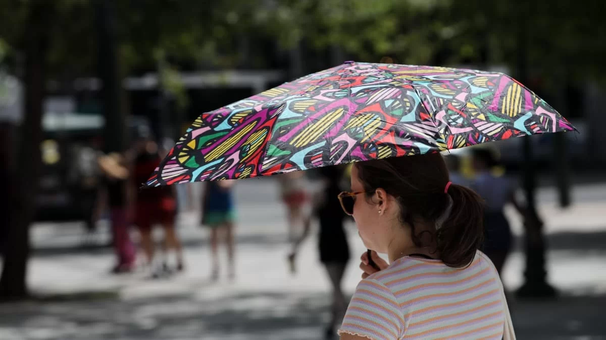 Καιρός: Πλησιάζει ο καύσωνας στην Ελλάδα - Μέχρι πόσο θα ανέβει ο υδράργυρος;