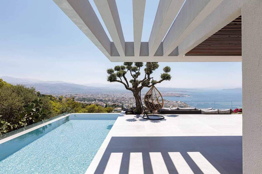 CHANIA LUXURY CONGIERGE