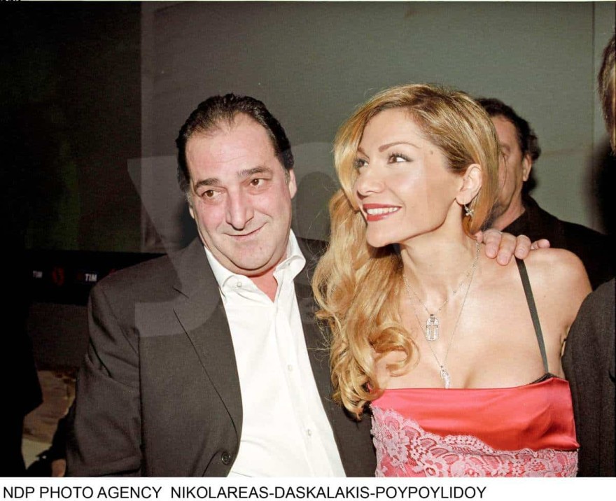 Δέσποινα Βανδή - Με ξανθό μαλλί και με γλυκό χαμόγελο