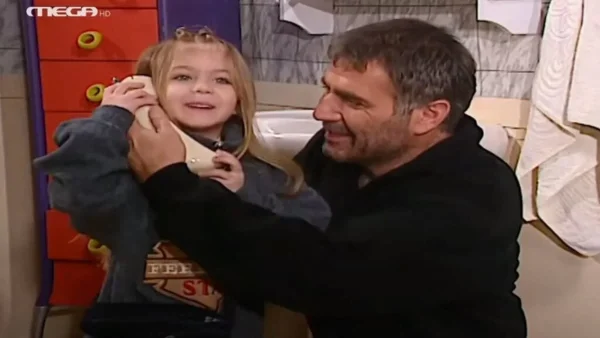 Κούκλα και δικηγόρος - Πως είναι σήμερα η μικρή Εύα από τους "Δυο Ξένους" που έβριζε την Μαρίνα