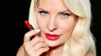 Κάνε το μακιγιάζ της Ελένης Μενεγάκη - 3 tips για να φορέσεις το κόκκινο κραγιόν σου