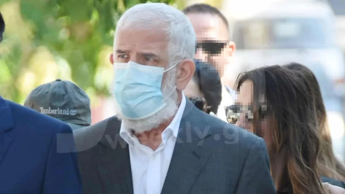 Δεν τον άφησε λεπτό από τα μάτια της - Αποκλειστικές φωτογραφίες της Ελπίδας Νίνου στο πλευρό του Πέτρου Φιλιππίδη