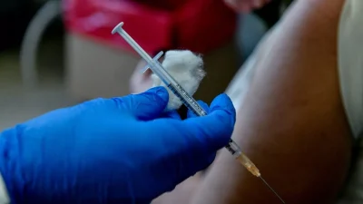 Κορωνοϊός: Ποιοι πρέπει να κάνουν την 4η δόση του εμβολίου