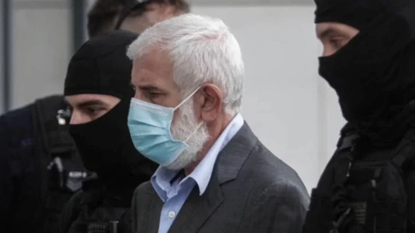 "Έδωσε την παράσταση και πληρώθηκε" - «Σκοτωμός» στο Twitter για την αποφυλάκιση του Φιλιππίδη