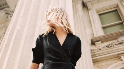 Κοστίζει μόνο 19,99 ευρώ - Το απόλυτο φόρεμα από τα Zara που θα σε κάνει να φαίνεσαι αρχαία Ελληνίδα