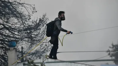 Φωτιά Πεντέλη: Ανακοινώθηκαν οι περιοχές που έχουν προβλήματα με την ηλεκτροδότηση