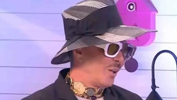 «Μύκονο δεν πάω πια...» - Ο Λάκης Γαβαλάς αποκάλυψε το λόγο που απαρνήθηκε το άλλοτε αγαπημένο του νησί