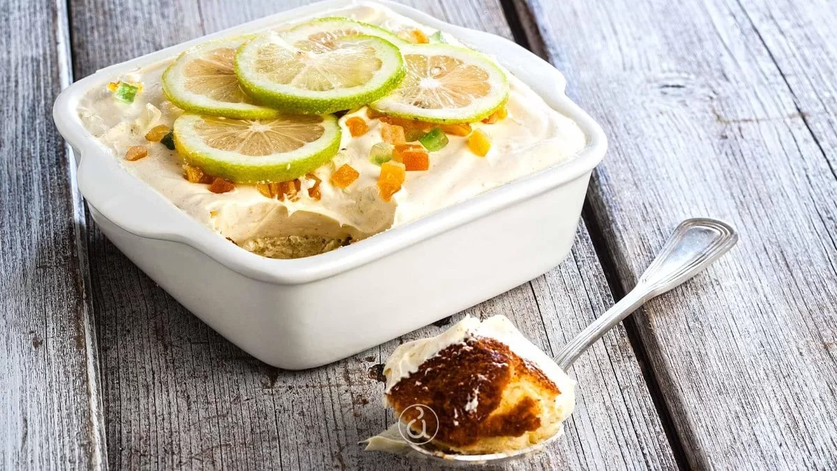 Δροσερό, εύκολο και πεντανόστιμο - Γλυκό ψυγείο με λεμόνι και γιαούρτι