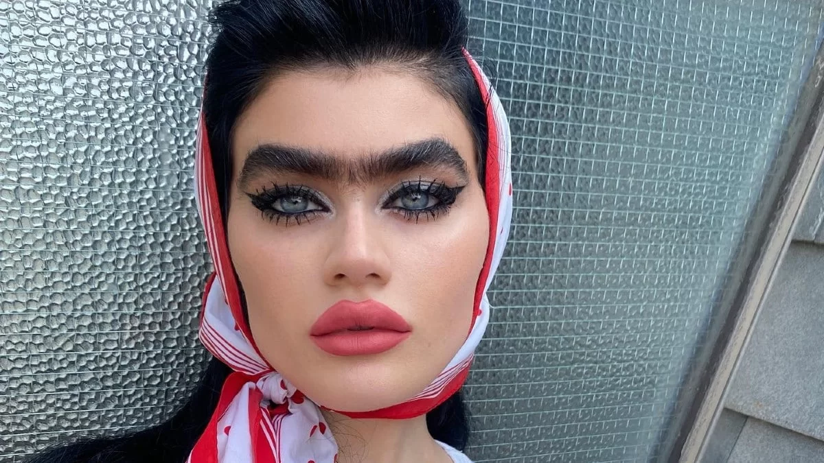 Η αποκαλυπτική εμφάνιση της Σοφίας Χατζηπαντελή στο fashion show του Jean Paul Gaultier