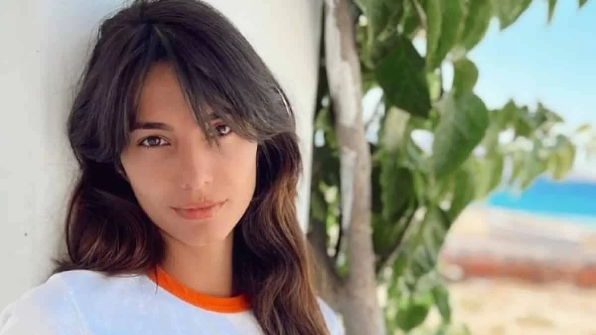 Με μωβ δετό καυτό μπικίνι - Η Ηλιάνα Παπαγεωργίου ποζάρει και ''κόβει'' την ανάσα