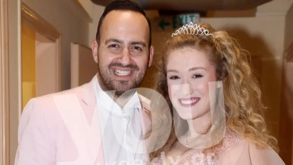 Το μοναδικό δώρο του Μαυρίκιου για τα γενέθλια της Ιλάειρας - 100 τριαντάφυλλα και ένα κουτί με...