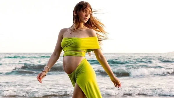 ''Σ αγαπώ, σε λατρεύω...'': Η Ιωάννα Σιαμπάνη βλέπει για πρώτη φορά το μωράκι της σε υπερηχογράφημα