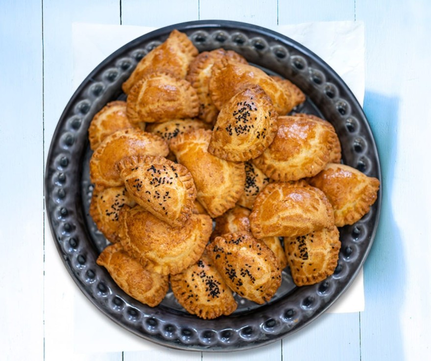 Τυροπιτάκια κουρού της Αργυρώς Μπαρμπαρίγου