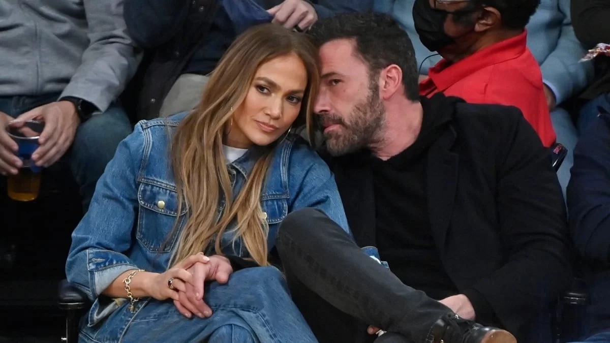 Μπεν Άφλεκ - «Σούσουρο» με τη φωτογραφία που τον δείχνει να κοιμάται στο ταξίδι του μέλιτος με την JLo