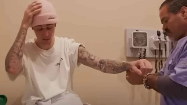 Νεότερα με την υγεία του Justin Bieber - Πως είναι ένα μήνα μετά την παράλυση του προσώπου του