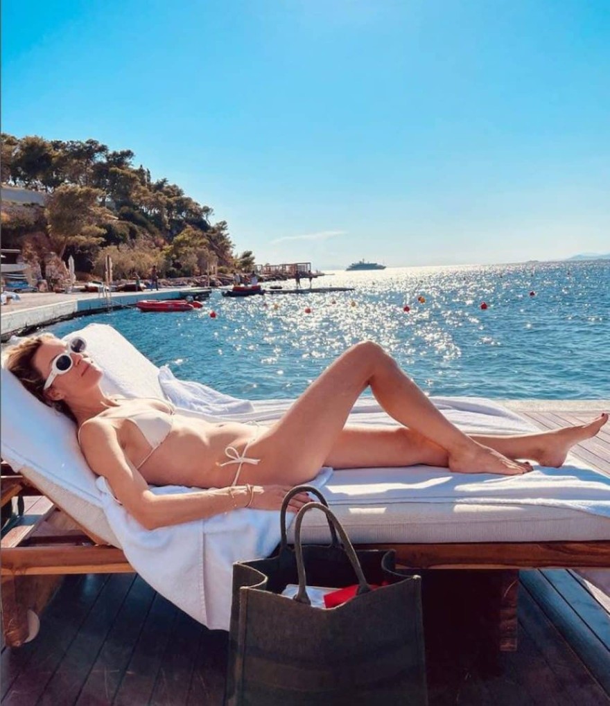 Βίκυ Καγιά μαγιό σώμα