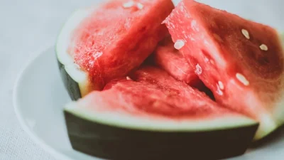 Θα πάθετε ζημιά - Δεν πρέπει να φάτε με τίποτα καρπούζι αν έχετε αυτά τα 3 προβλήματα υγείας