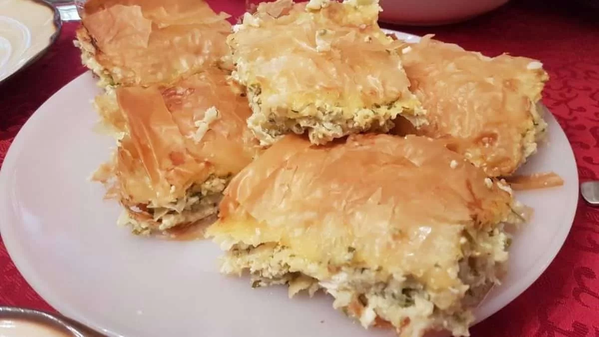 Κολοκυθόπιτα με φέτα, λιωμένο βούτυρο και αυγά - Εύκολη και με λίγα υλικά