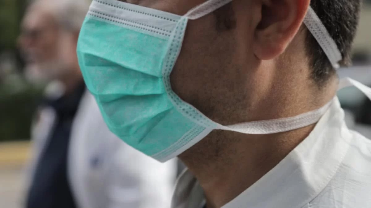 Αθανάσιος Εξαδάκτυλος στο ΣΚΑΙ: ''Μπορεί να χρειαστεί να ξαναγίνουν υποχρεωτικές οι μάσκες''