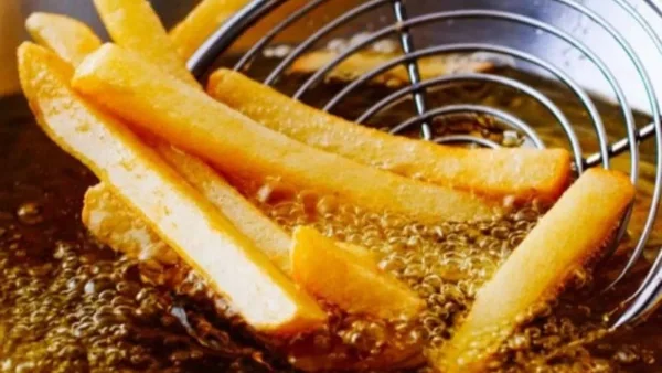 Απολαύστε τις χωρίς τύψεις - Πώς να φτιάξετε τηγανιτές πατάτες χωρίς ούτε μια σταγόνα λάδι