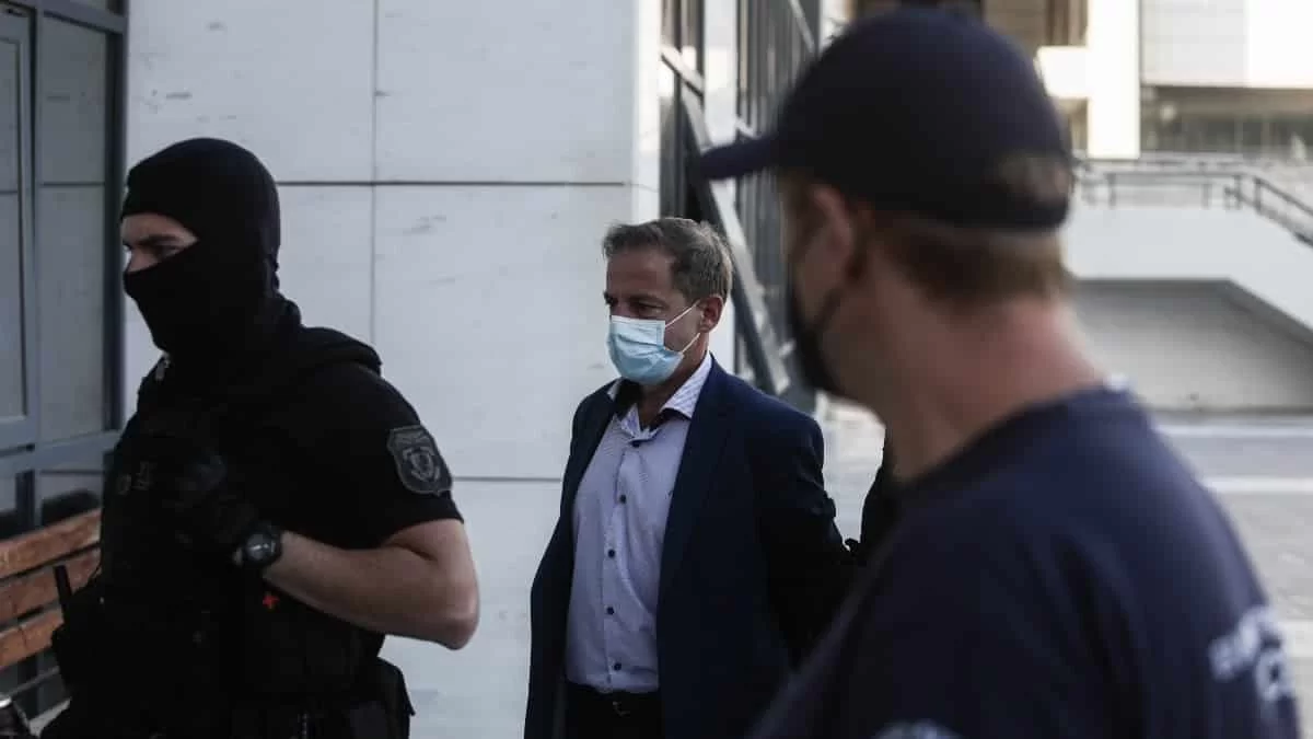 Επέστρεψαν τα χαμόγελα στο πρόσωπο του Λιγνάδη και της Κούρκουλα μετά την ανακοίνωση της αναστολής