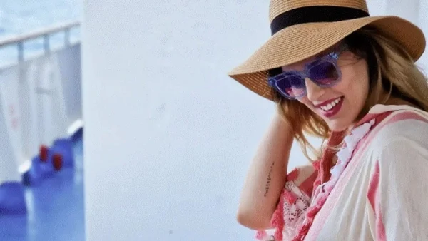 Με εντυπωσιακό φλοράλ φόρεμα λίγο πριν γεννήσει - Το ανεπανάληπτο baby shower της Γαστεράτου