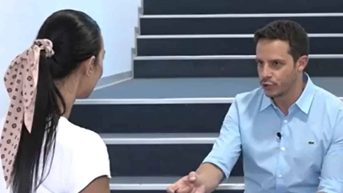 «Με έβριζαν και μου έλεγαν τι...» - Ο Μακαλιάς αποκαλύπτει για τον "πόλεμο" που δέχτηκε για το σκηνικό με τα τακούνια