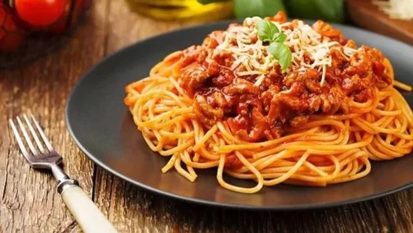 Έχουν τις μισές θερμίδες αν τα... - Πώς να τρώτε μακαρόνια χωρίς καθόλου τύψεις