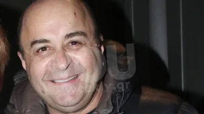 Ρίγη συγκίνησης με το γράμμα που έλαβε ο Μάρκος Σεφερλής στο καμαρίνι του