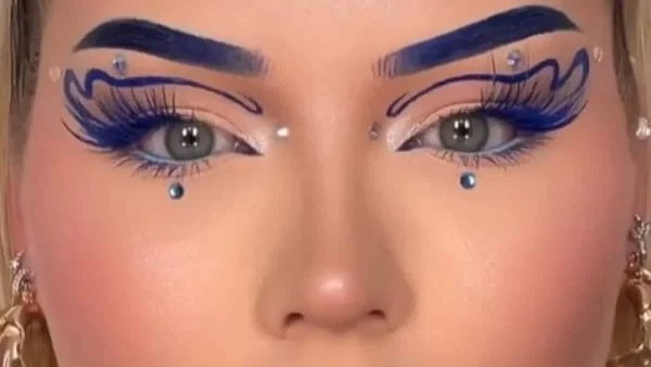 Μονοχρωμία στο μακιγιάζ - Ίδιο χρώμα σε σκιά, mascara και κραγιόν