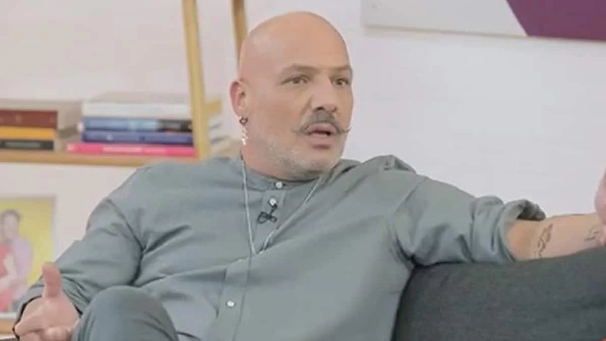 «Δεν μπορώ να πιστέψω ότι η επιλογή ενός κράτους είναι...» - Ο Νίκος Μουτσινάς ξεκαθαρίζει για την υιοθεσία