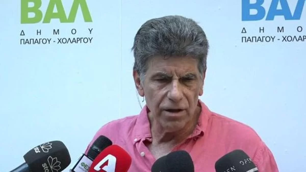 «Δεν έχω κάνει καμία κουβέντα!» - Ο Μπέζος βάζει τέλος στις φήμες που τον ήθελαν σε γνωστό κανάλι