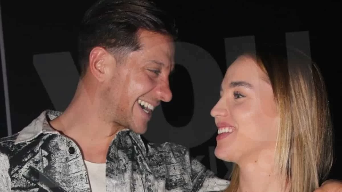 Τρυφερά τετ - α - τετ για Ηλία Μπόγδανο και Αλεξάνδρα Εξαρχοπούλου στη Μύκονο