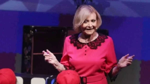 «Ποτέ μην λες ποτέ» - Άκρως αφοπλιστική η Νέλλη Γκίνη για την προσωπική της ζωή και το ενδεχόμενο ενός τρίτου γάμου