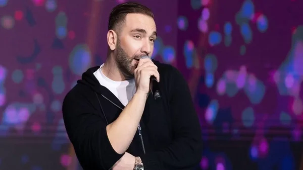 Με νέο πρότζεκτ μετά το J2US ο Νίκος Κοκλώνης - Το μουσικό show που θα σπάσει τα κοντέρ