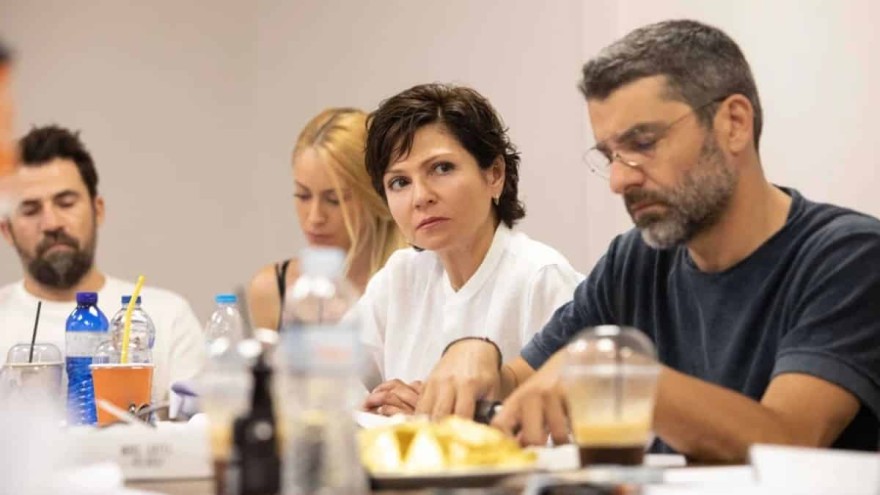 Οι πρωταγωνιστές της δραματικής σειράς του Αντ1 και η πρώτη ανάγνωση σεναρίου