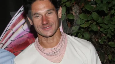 Αυτός είναι ο άγνωστος αδερφός του Πάνου Βλάχου - Δεν μοιάζουν καθόλου μεταξύ τους