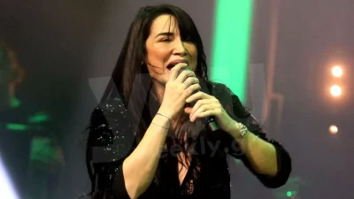 Έγκυος και η Πάολα; Το βίντεο από συναυλία της με φουσκωμένη κοιλιά