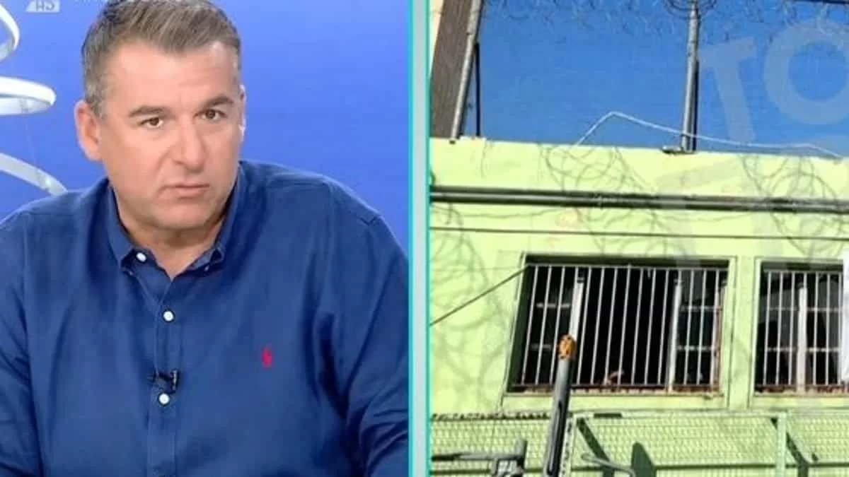 Πάτρα: Επίδειξη μόδας στο προαύλιο του Κορυδαλλού - Η Ρούλα Πισπιρίγκου την παρακολούθησε από...